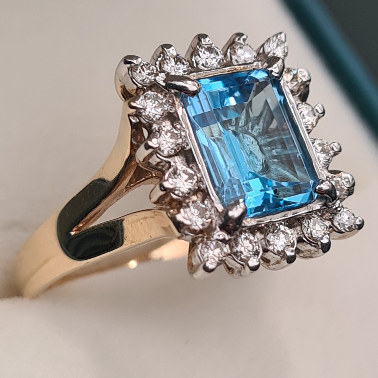 Кольцо Deimantas 95975187 18р 6,67гр 0,60ct. купить,NaN