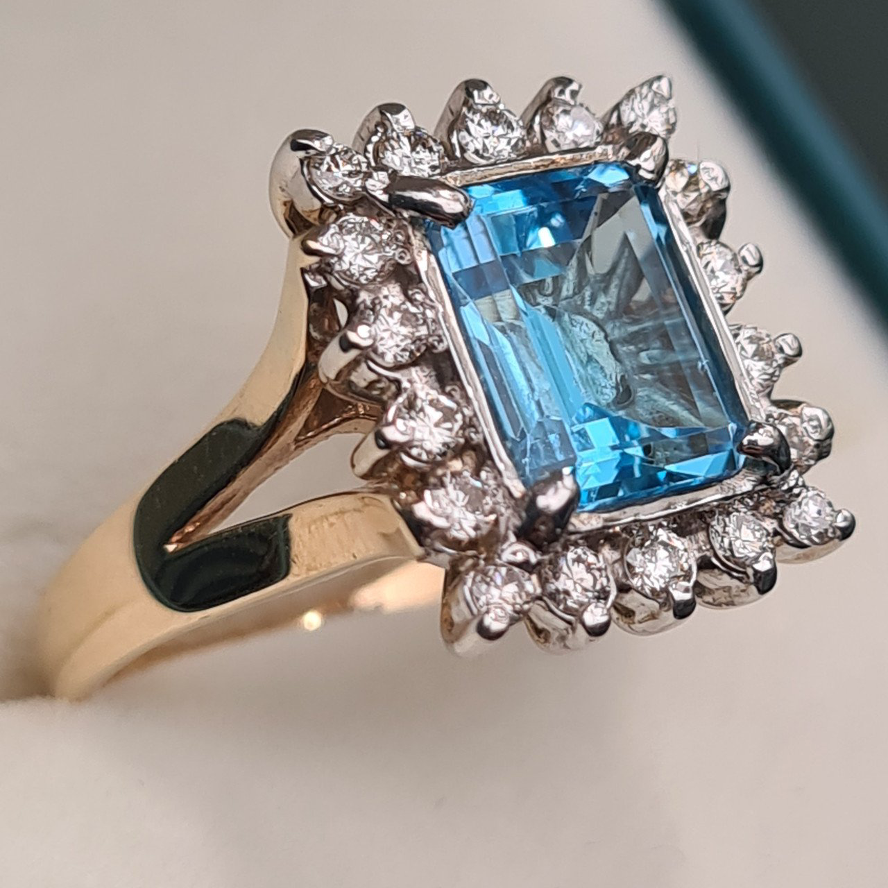 Кольцо Deimantas 95975187 18р 6,67гр 0,60ct. купить,NaN