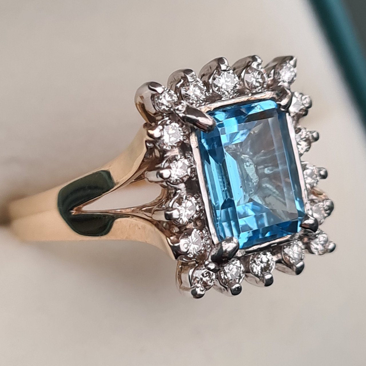 Кольцо Deimantas 95975187 18р 6,67гр 0,60ct. купить,NaN