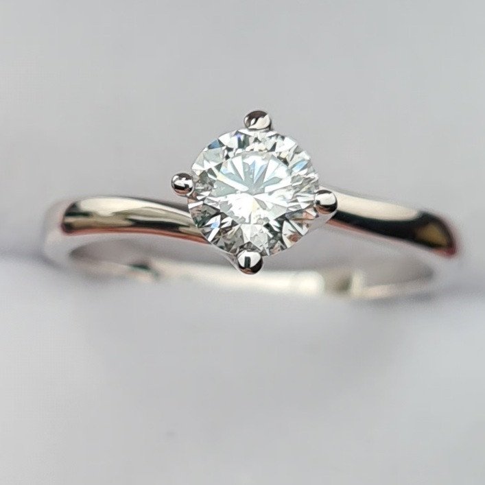 Кольцо Deimantas 81001664 16,51р 2,2гр 0,56ct. купить,NaN