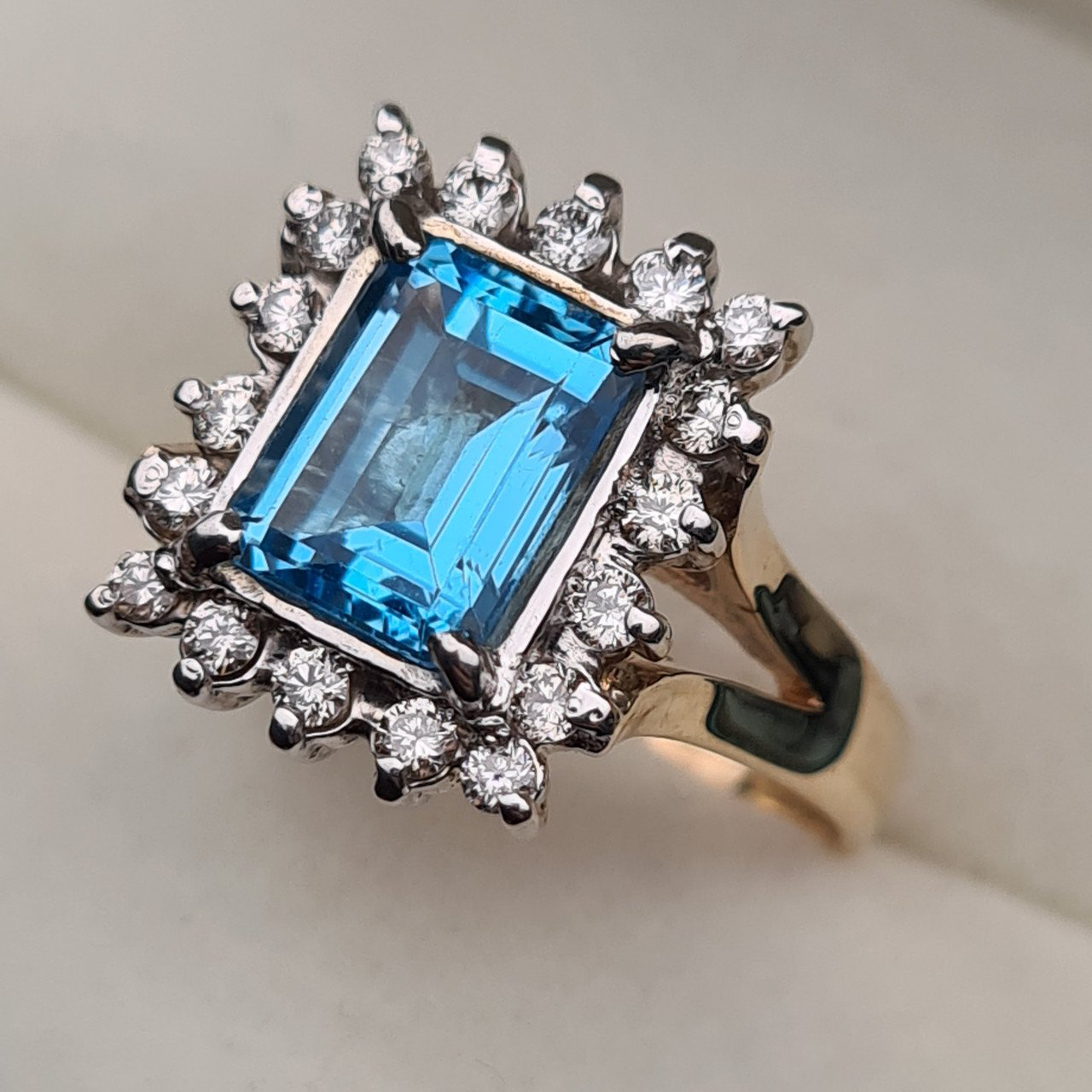 Кольцо Deimantas 95975187 18р 6,67гр 0,60ct. купить,NaN