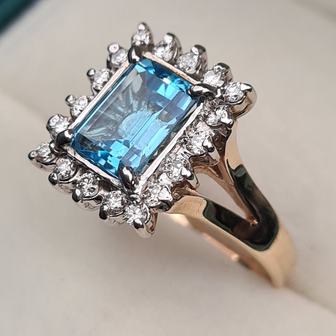 Кольцо Deimantas 95975187 18р 6,67гр 0,60ct. купить,NaN