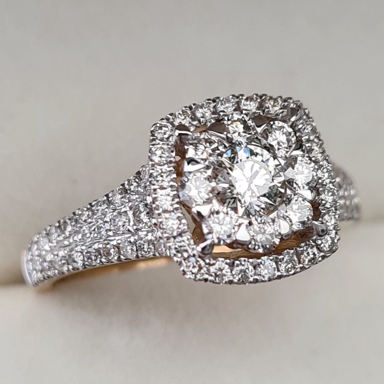 Комплект Deimantas 94283554 8,42гр 2,30ct. купить,NaN