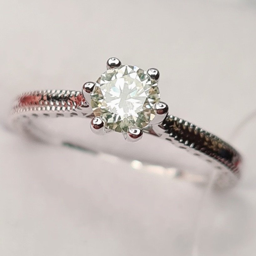 Кольцо Deimantas 81167293 16,5р 2,87гр 0,50ct. купить,NaN