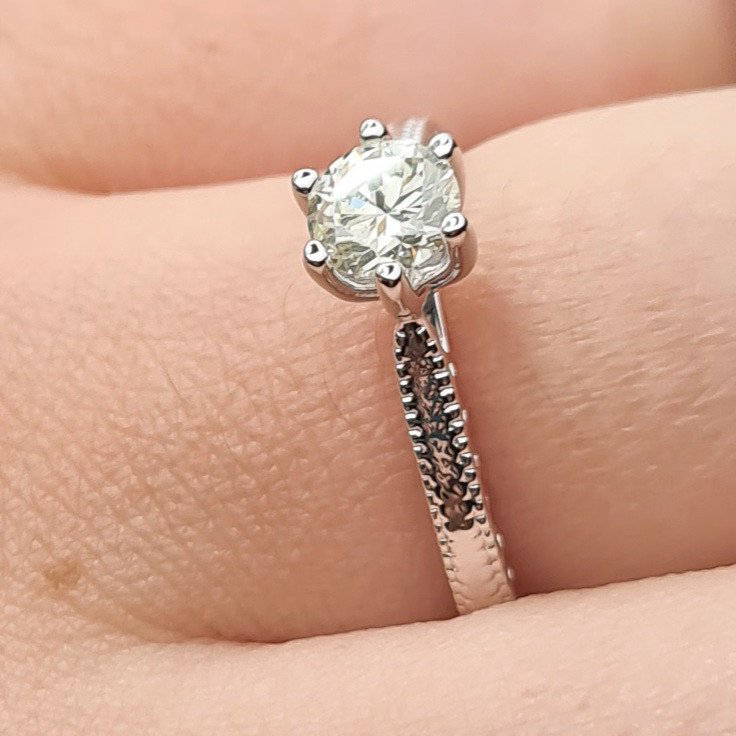 Кольцо Deimantas 81167293 16,5р 2,87гр 0,50ct. купить,NaN