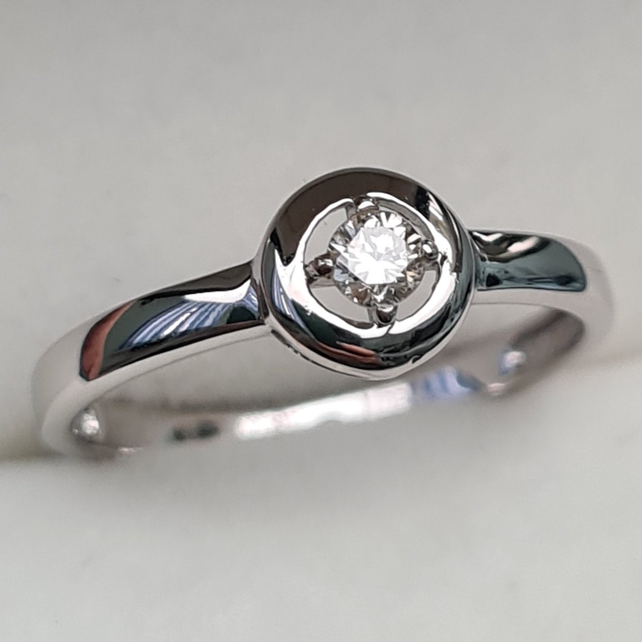 Кольцо Deimantas 94448788 17,5р 1,84гр 0,12ct. купить,NaN