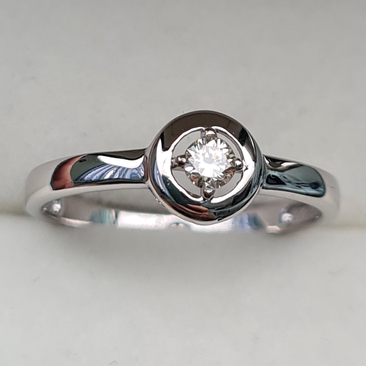 Кольцо Deimantas 94448788 17,5р 1,84гр 0,12ct. купить,NaN