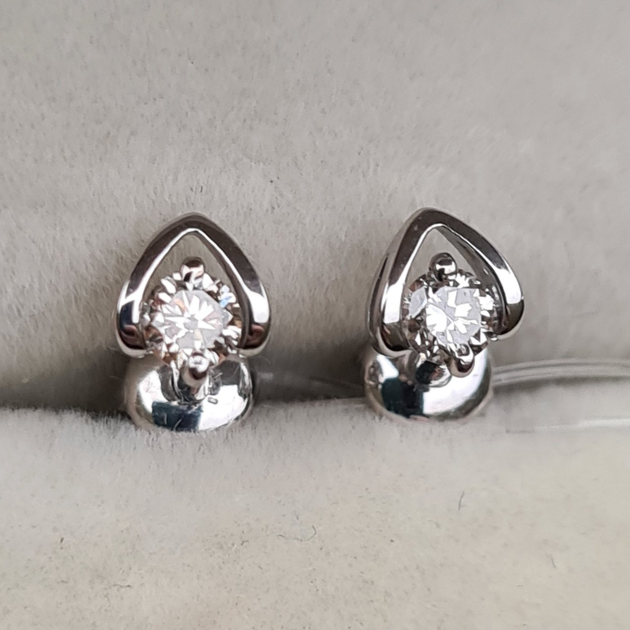 Серьги Deimantas 98178155 1,1гр 0,238ct. купить,NaN