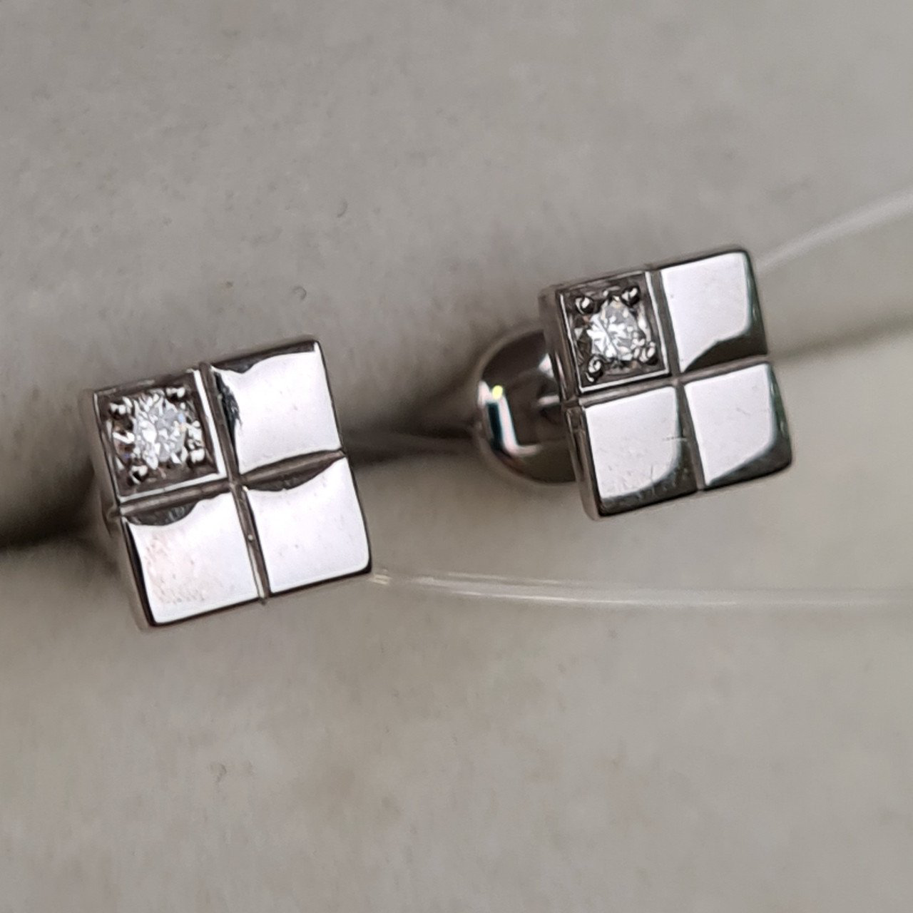 Серьги Deimantas 98178163 1,03гр 0,063ct. купить,NaN