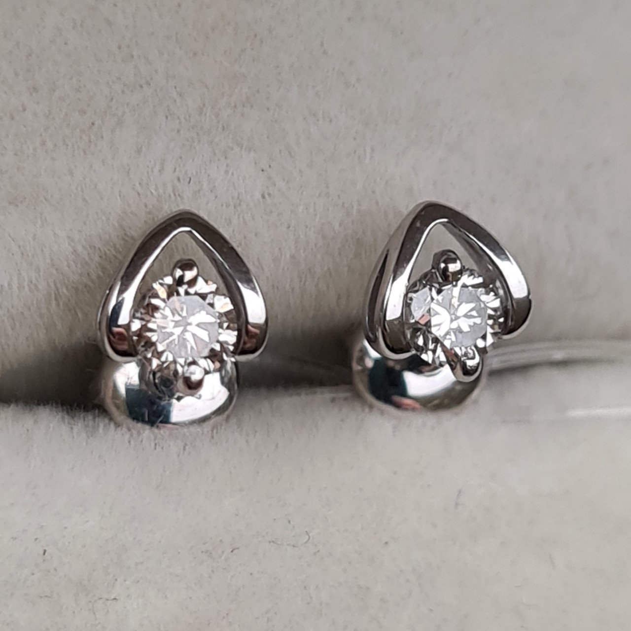 Серьги Deimantas 98178155 1,1гр 0,238ct. купить,NaN