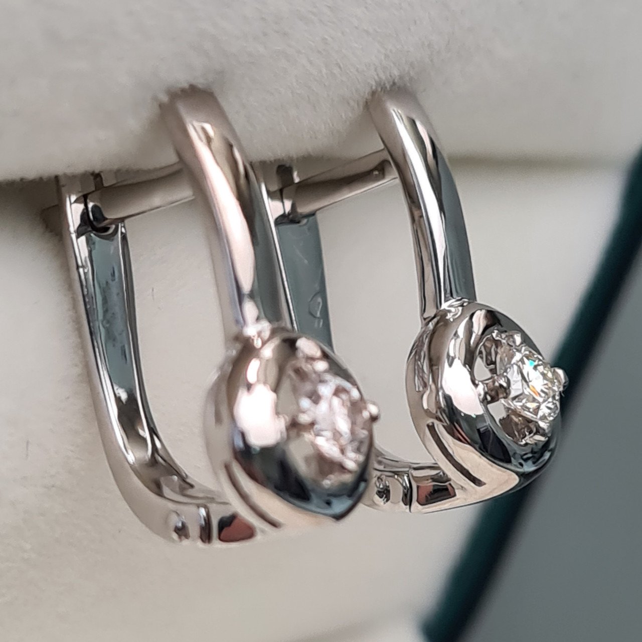 Серьги Deimantas 94448852 2,68гр 0,24ct. купить,NaN