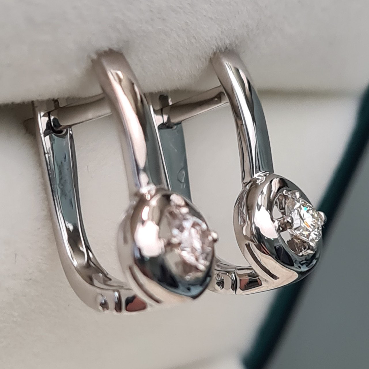 Серьги Deimantas 94448852 2,68гр 0,24ct. купить,NaN
