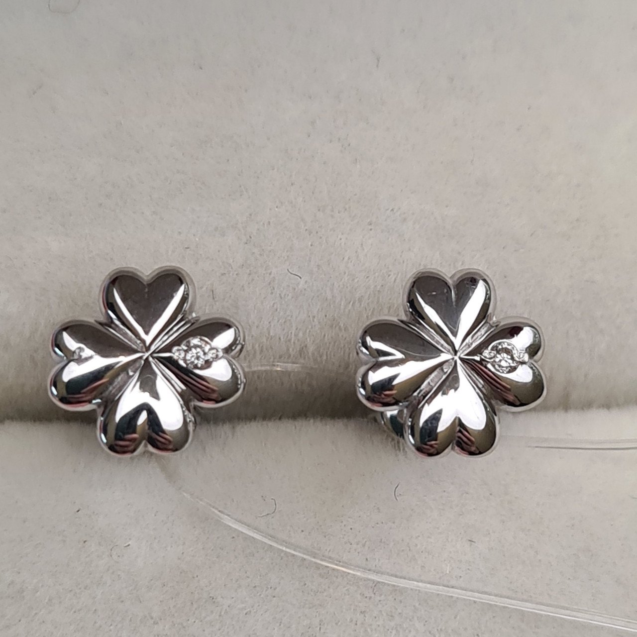 Серьги Deimantas 98178168 1,2гр 0,014ct. купить,NaN