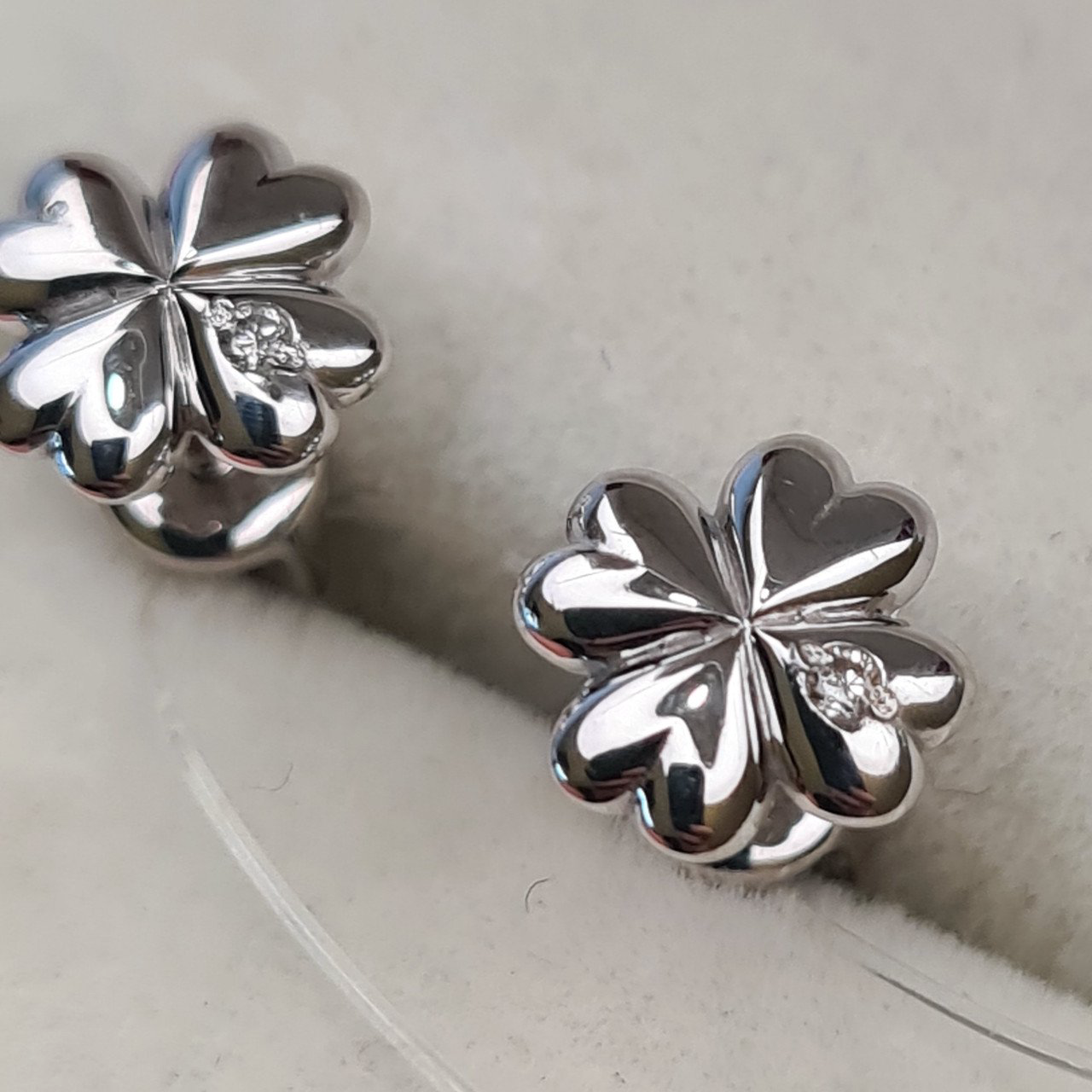 Серьги Deimantas 98178168 1,2гр 0,014ct. купить,NaN