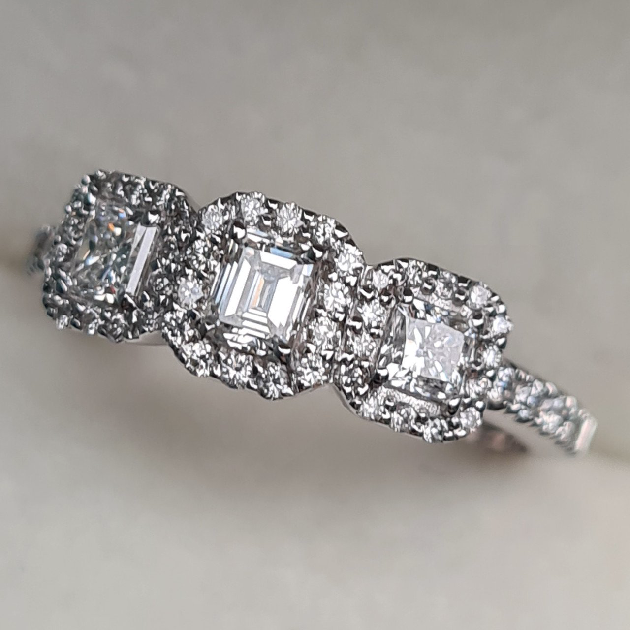 Кольцо Deimantas 95976242 16,5р 2,94гр 0,80ct. купить,NaN