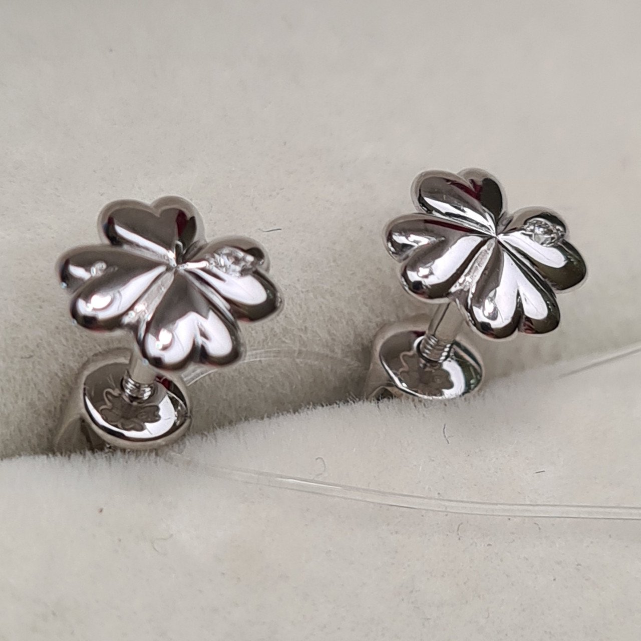 Серьги Deimantas 98178168 1,2гр 0,014ct. купить,NaN