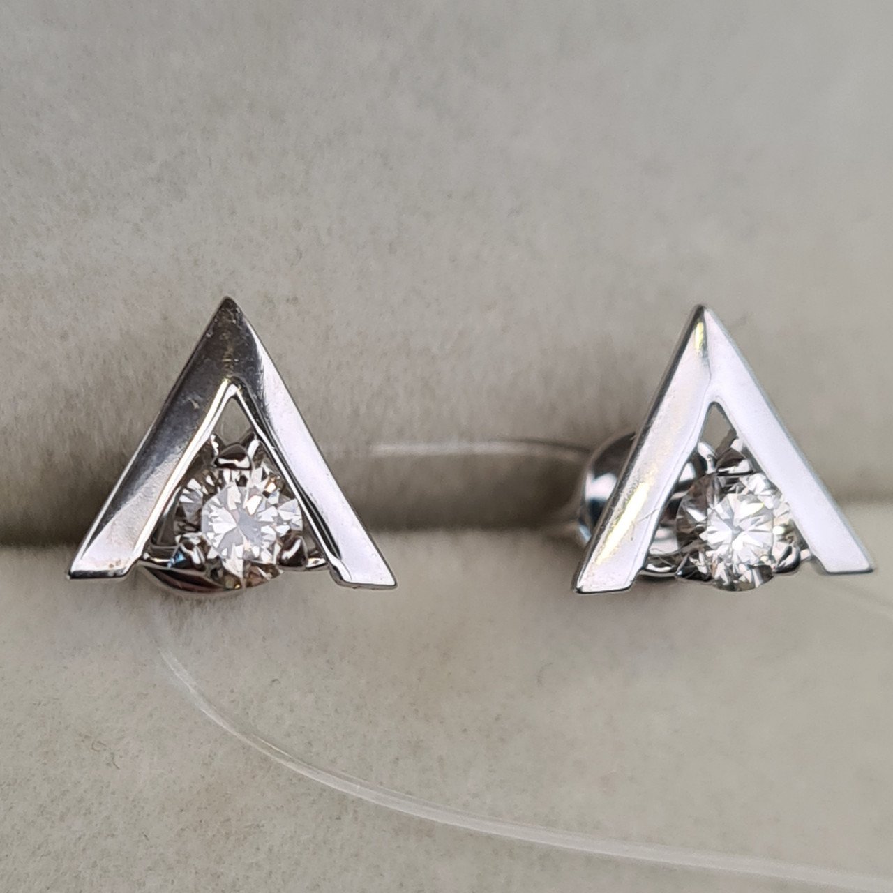 Серьги Deimantas 98178171 1,02гр 0,226ct. купить,NaN
