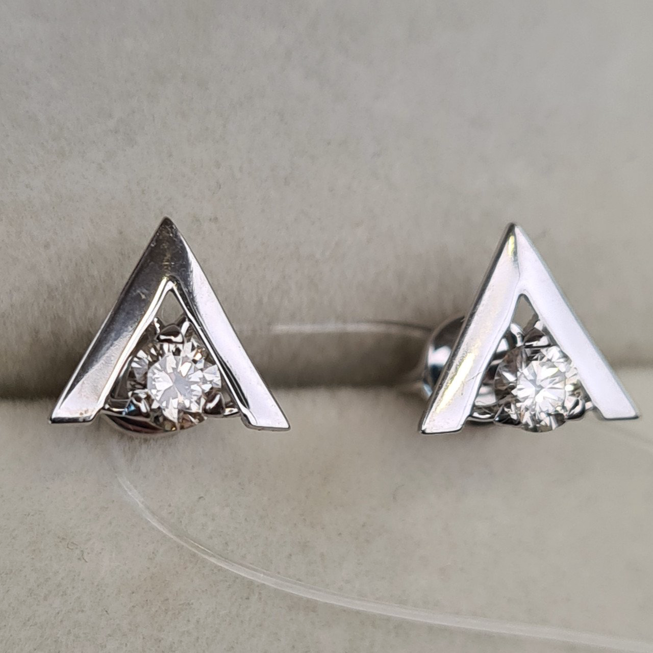 Серьги Deimantas 98178171 1,02гр 0,226ct. купить,NaN