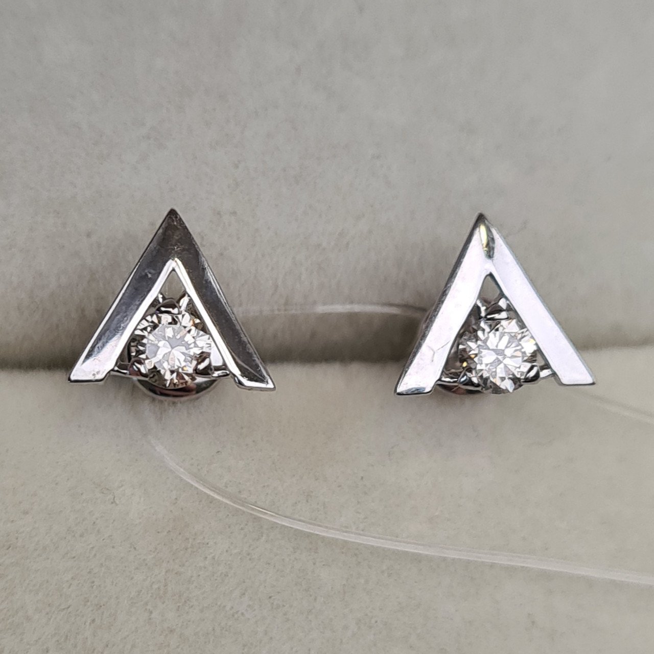 Серьги Deimantas 98178171 1,02гр 0,226ct. купить,NaN
