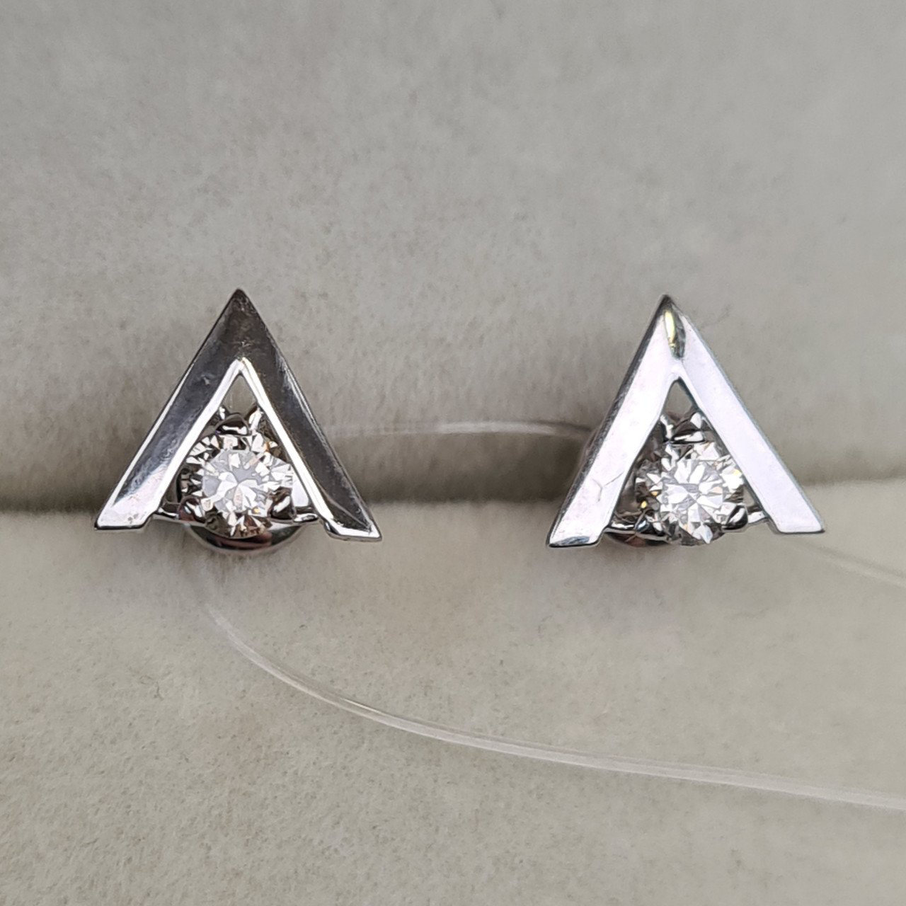 Серьги Deimantas 98178171 1,02гр 0,226ct. купить,NaN
