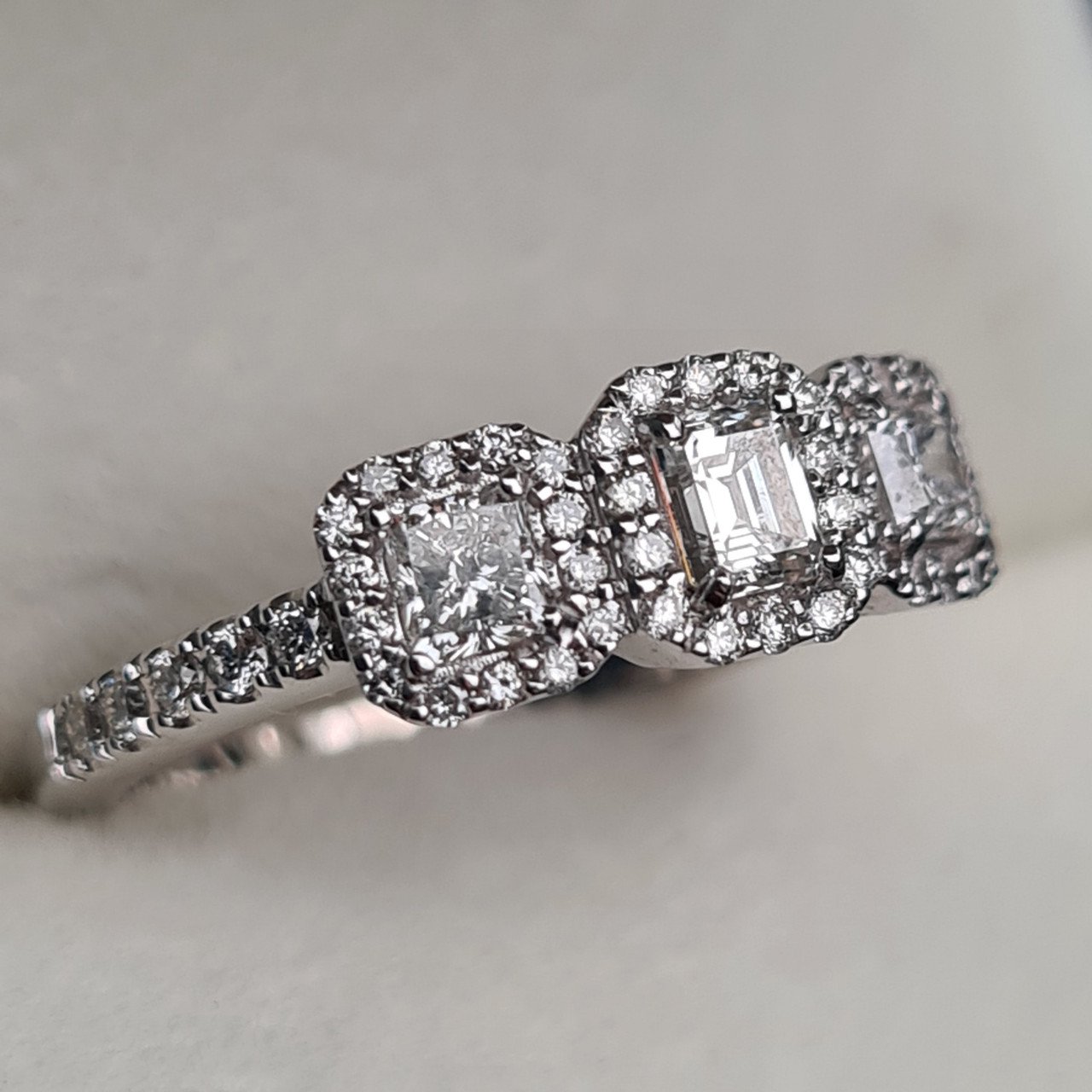 Кольцо Deimantas 95976242 16,5р 2,94гр 0,80ct. купить,NaN