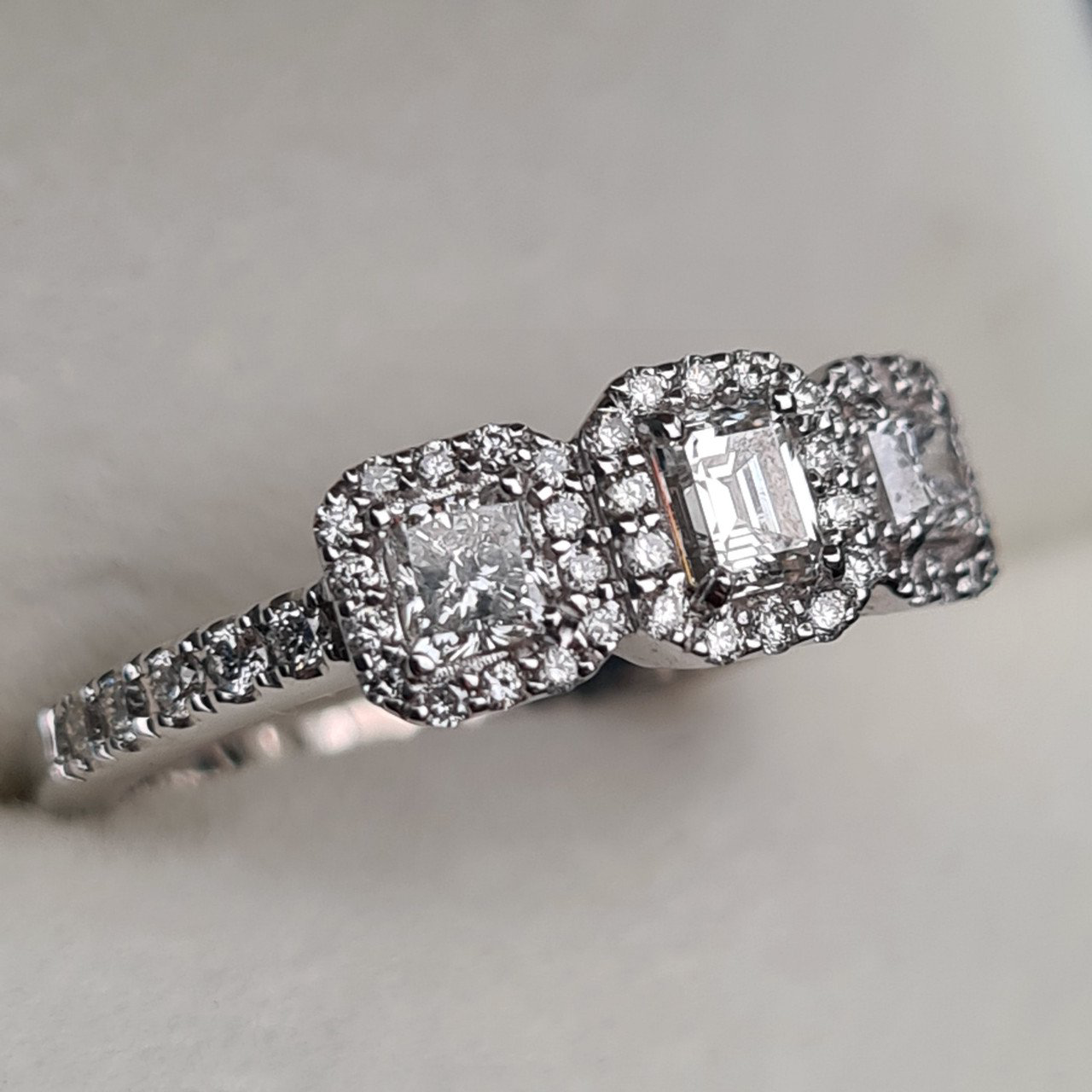 Кольцо Deimantas 95976242 16,5р 2,94гр 0,80ct. купить,NaN