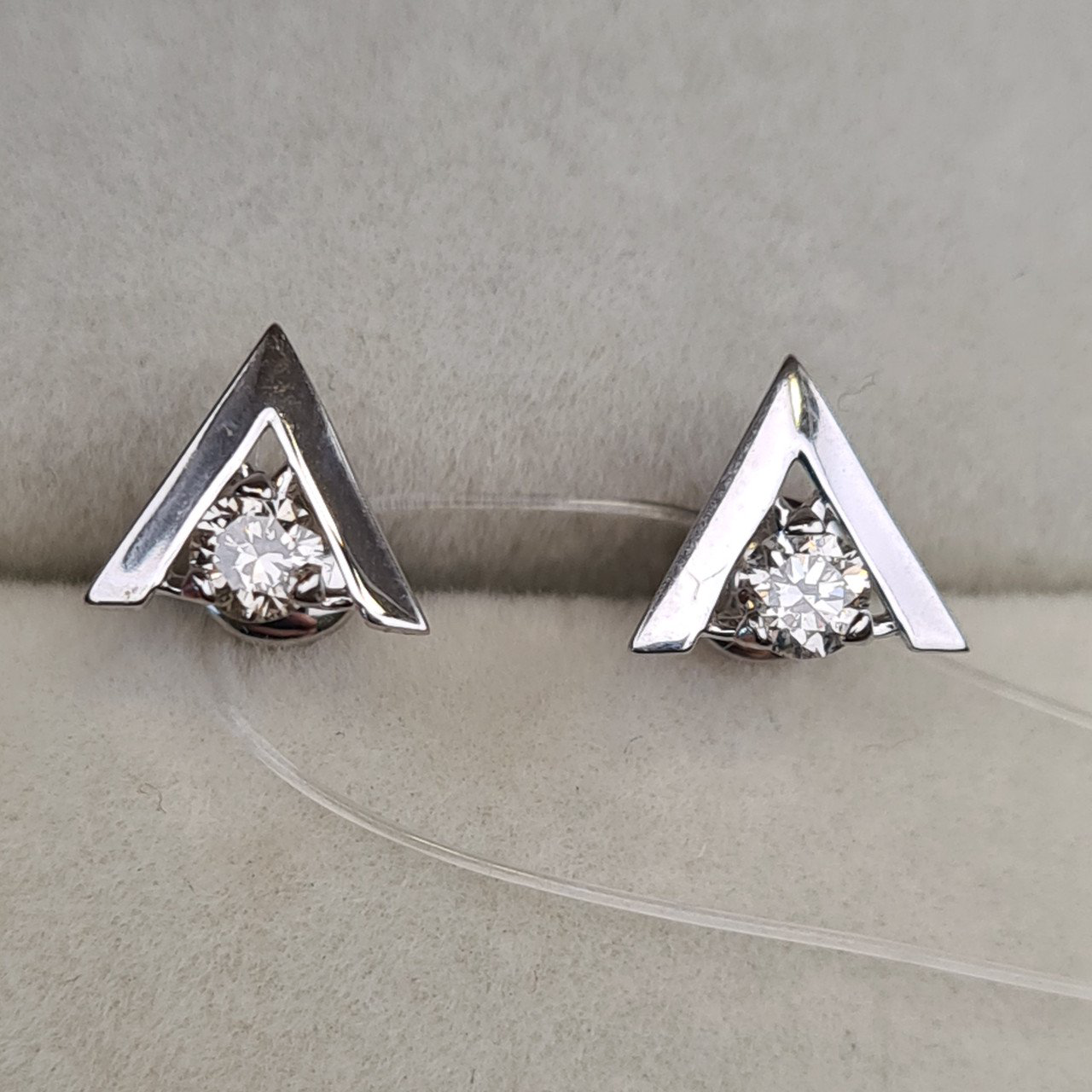 Серьги Deimantas 98178171 1,02гр 0,226ct. купить,NaN