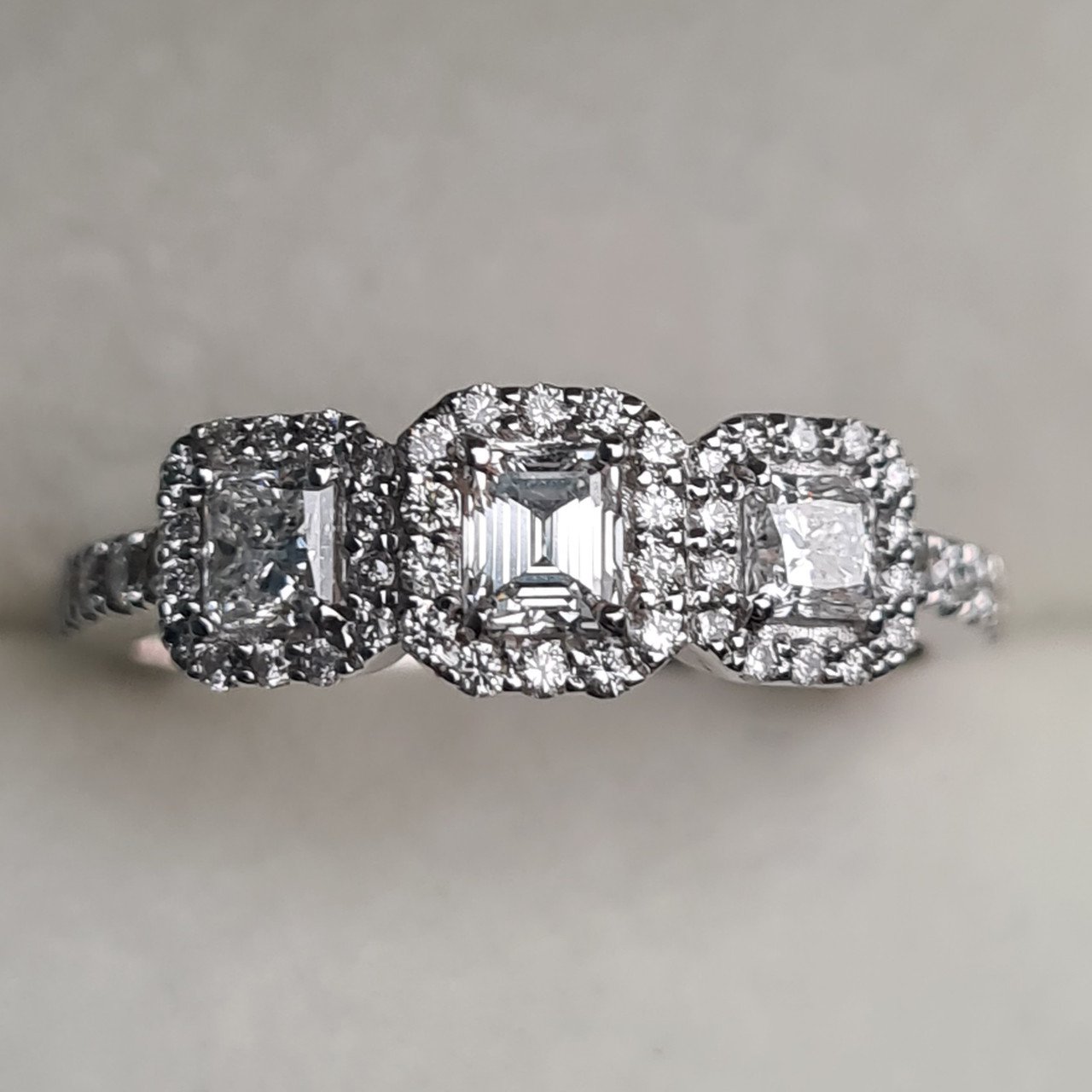 Кольцо Deimantas 95976242 16,5р 2,94гр 0,80ct. купить,NaN