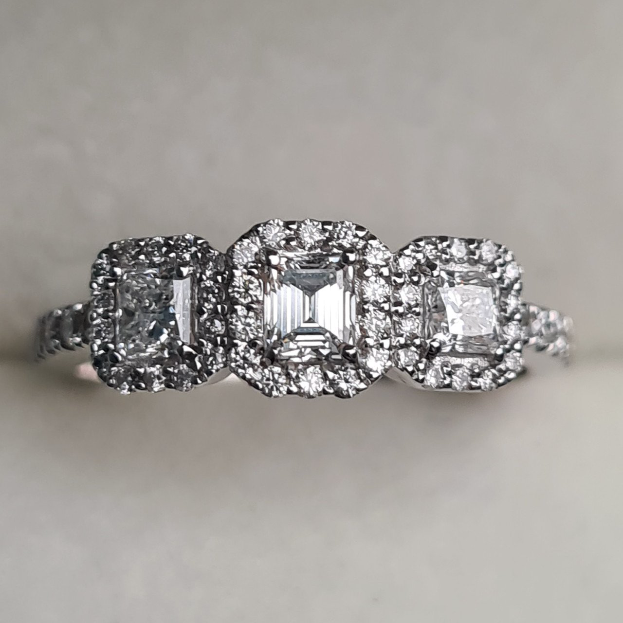 Кольцо Deimantas 95976242 16,5р 2,94гр 0,80ct. купить,NaN