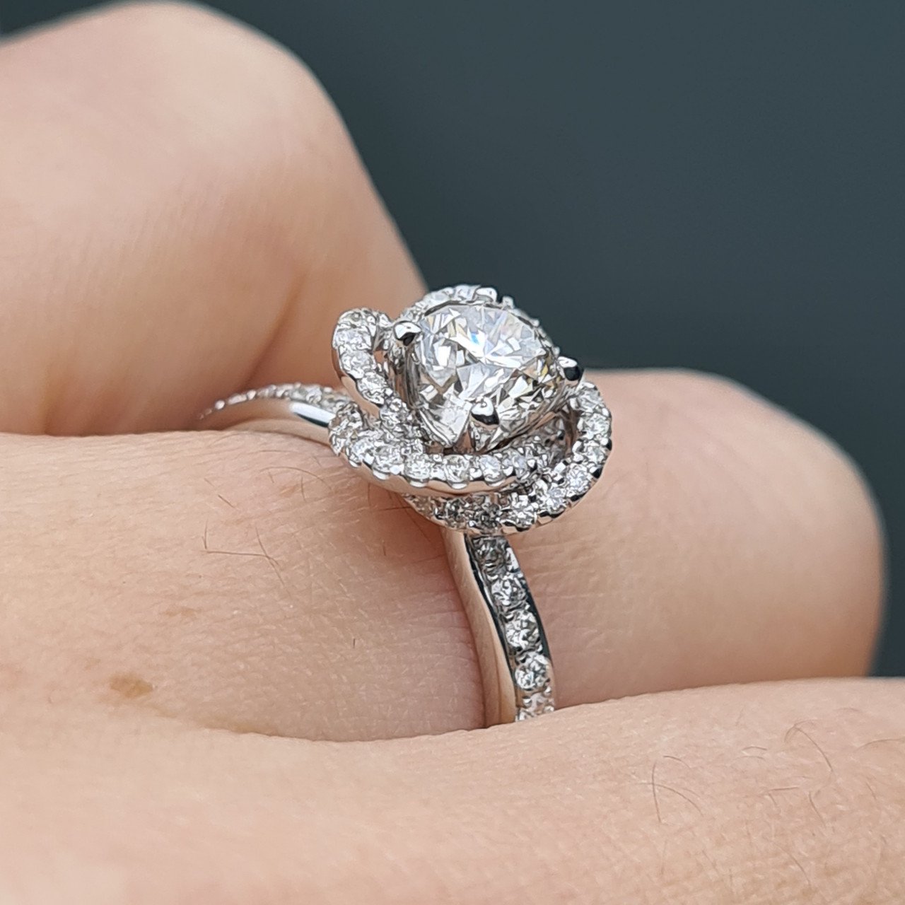 Кольцо Deimantas 95976247 17р 4,69гр 1,00ct. купить,NaN