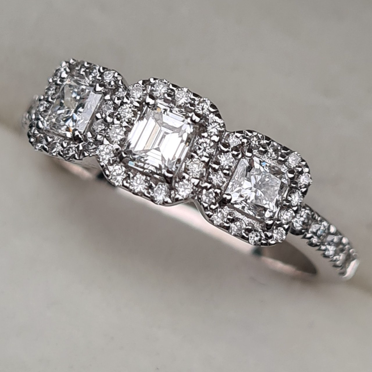 Кольцо Deimantas 95976242 16,5р 2,94гр 0,80ct. купить,NaN