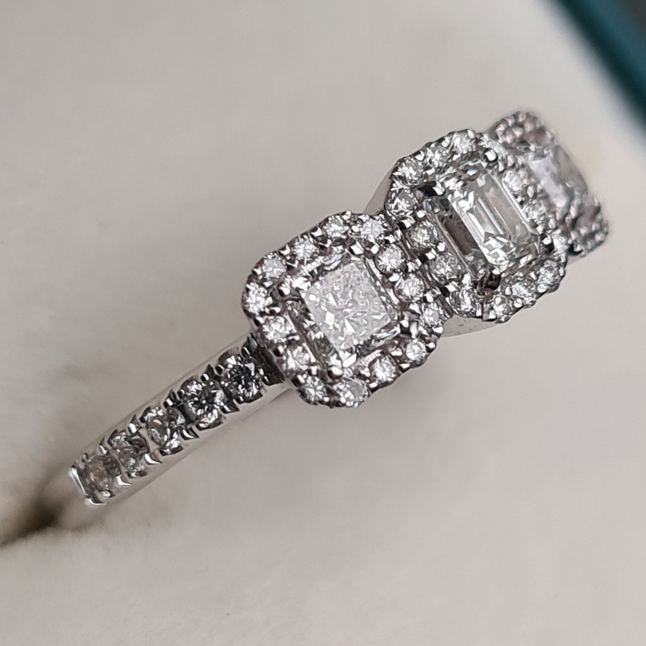 Кольцо Deimantas 95976242 16,5р 2,94гр 0,80ct. купить,NaN