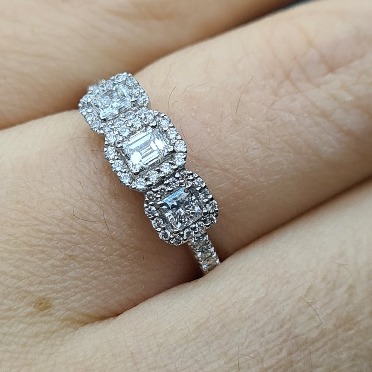 Кольцо Deimantas 95976242 16,5р 2,94гр 0,80ct. купить,NaN