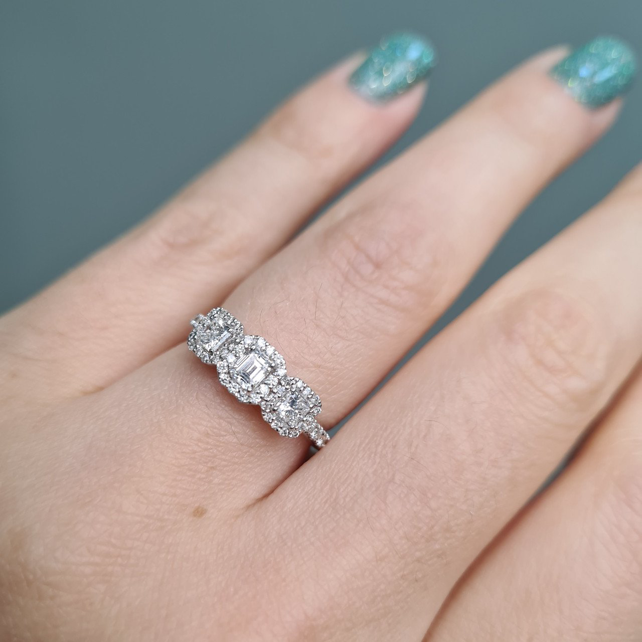 Кольцо Deimantas 95976242 16,5р 2,94гр 0,80ct. купить,NaN