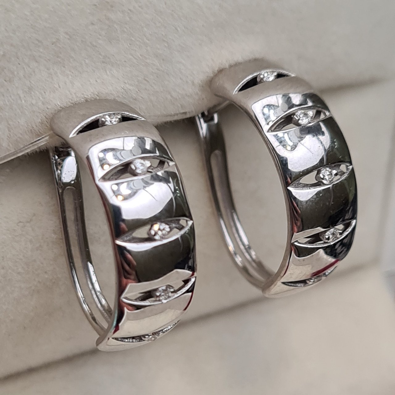 Серьги Deimantas 98178175 3,32гр 0,09ct. купить,NaN