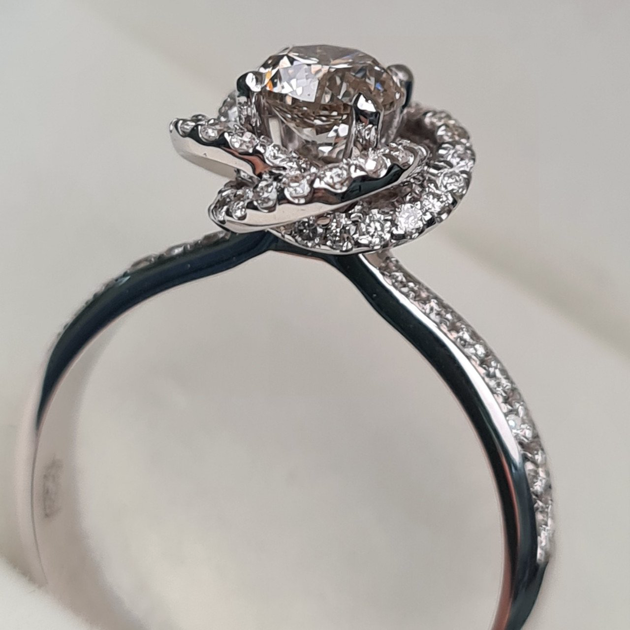 Кольцо Deimantas 95976247 17р 4,69гр 1,00ct. купить,NaN