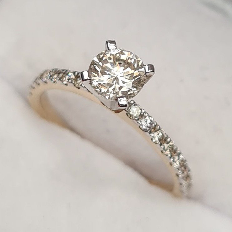 Кольцо Deimantas 81760669 16,51р 1,98гр 0,85ct. купить,NaN