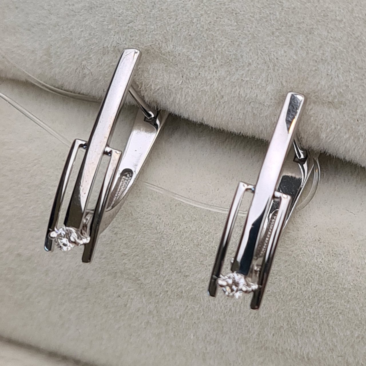 Серьги Deimantas 98178188 1,16гр 0,042ct. купить,NaN