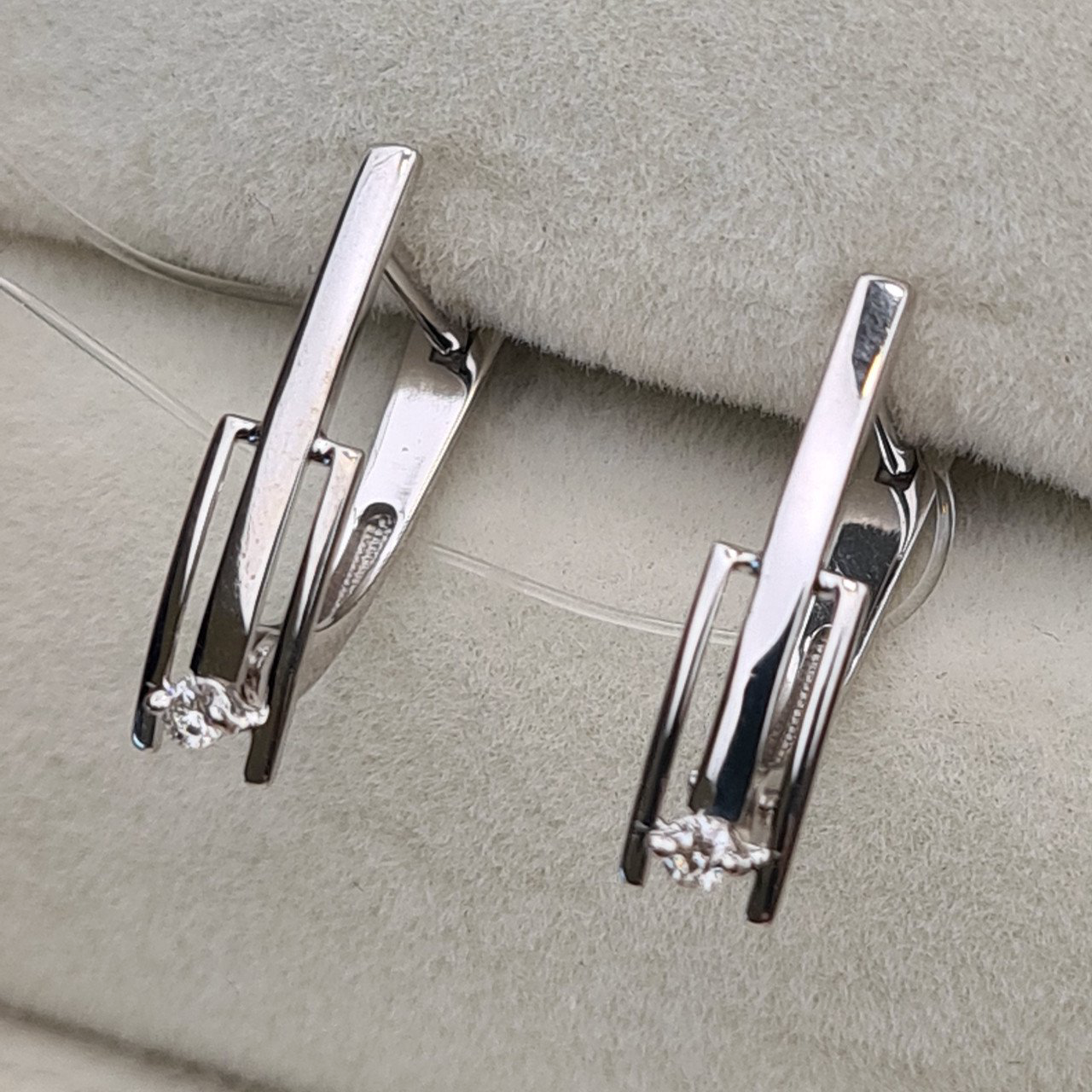 Серьги Deimantas 98178188 1,16гр 0,042ct. купить,NaN
