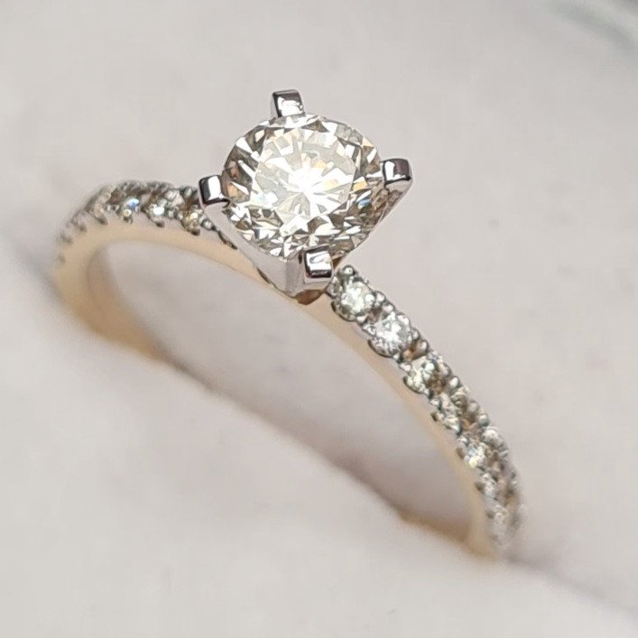 Кольцо Deimantas 81760669 16,51р 1,98гр 0,85ct. купить,NaN