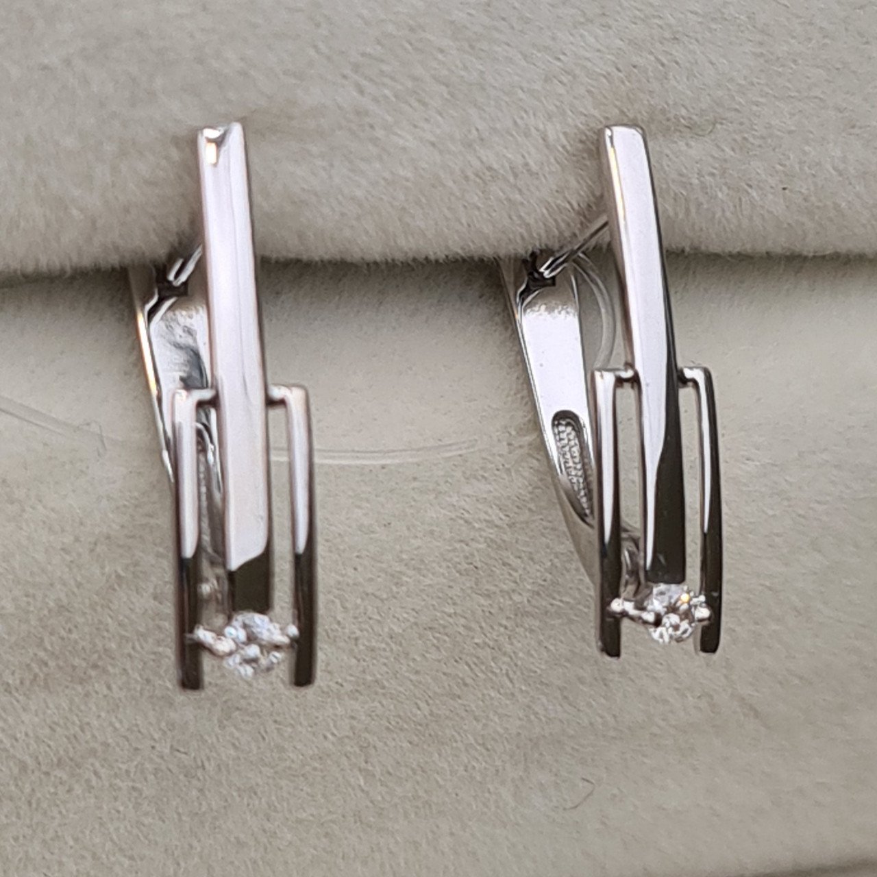 Серьги Deimantas 98178188 1,16гр 0,042ct. купить,NaN