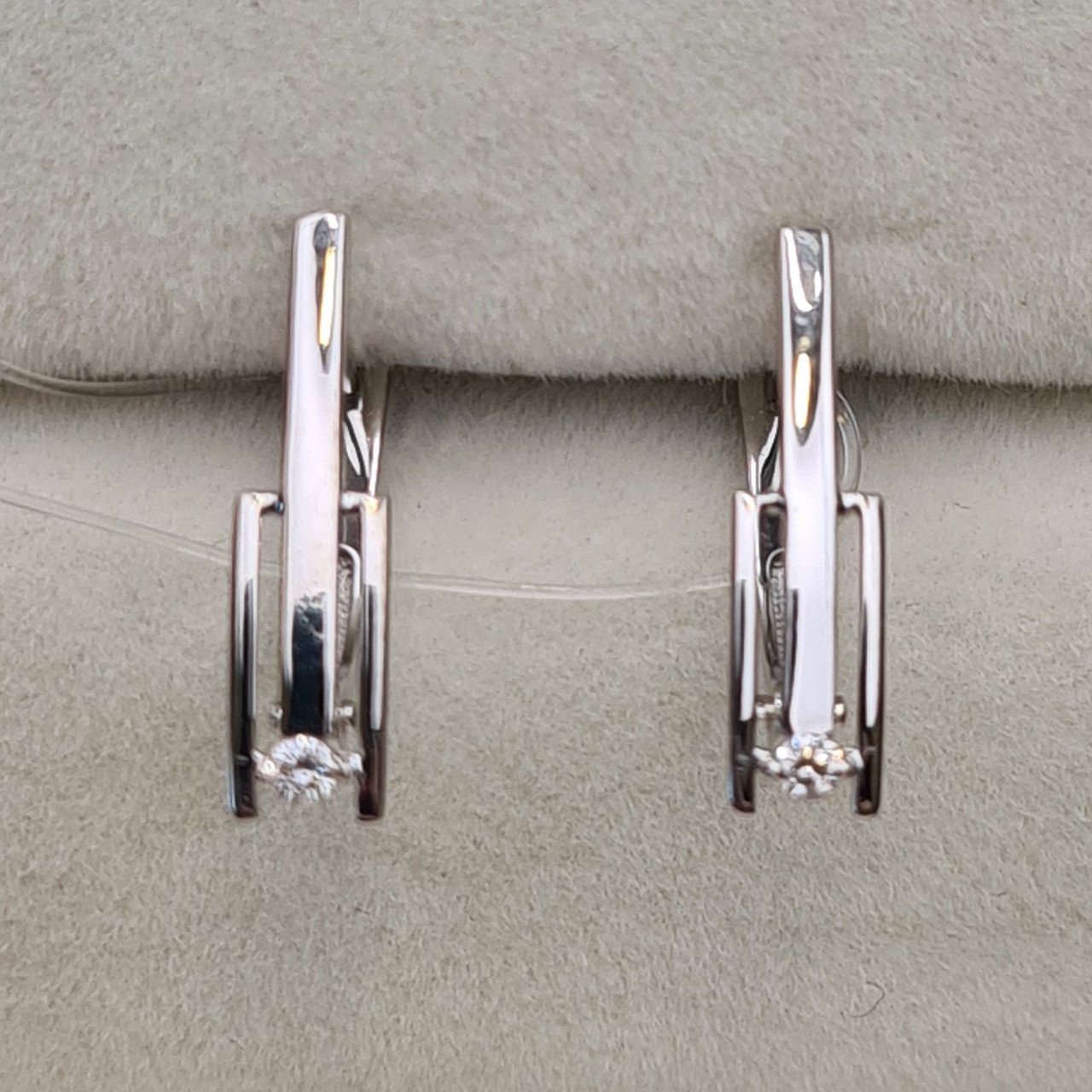 Серьги Deimantas 98178188 1,16гр 0,042ct. купить,NaN