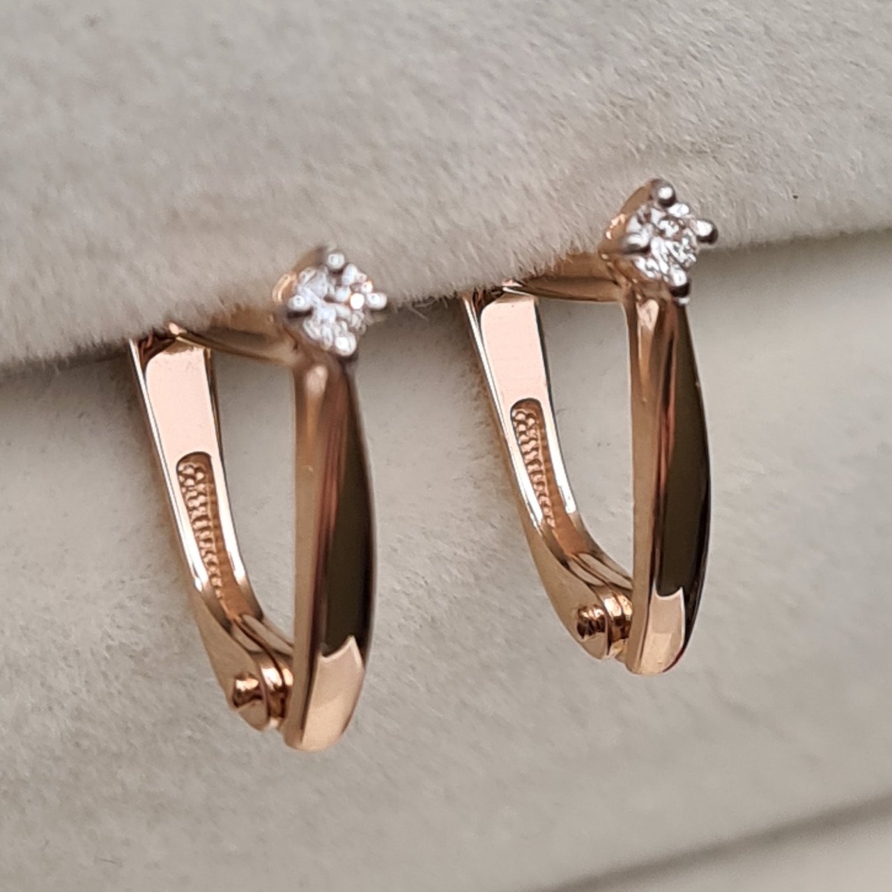 Серьги Deimantas 98178199 1,35гр 0,063ct. купить,NaN