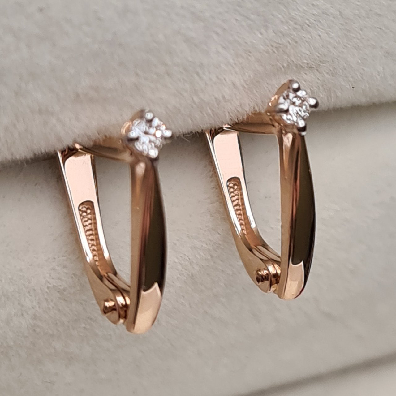 Серьги Deimantas 98178199 1,35гр 0,063ct. купить,NaN