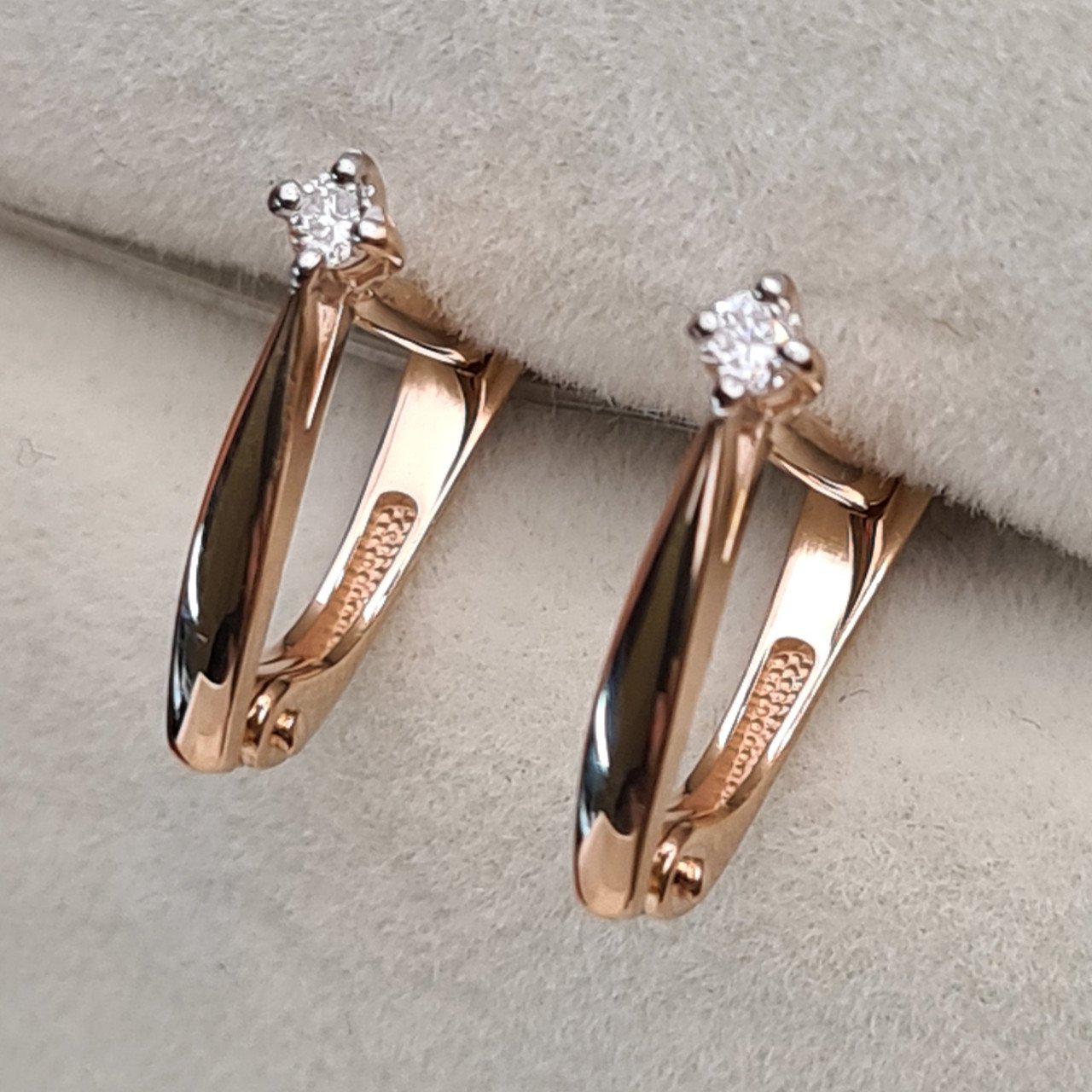 Серьги Deimantas 98178199 1,35гр 0,063ct. купить,NaN