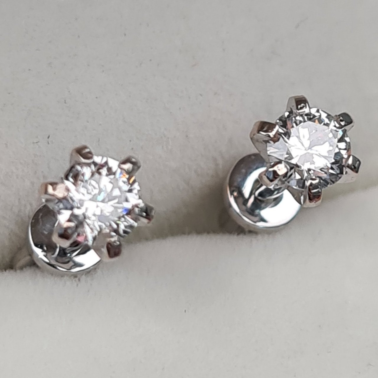 Серьги Deimantas 0,93гр 0,30ct. купить,NaN