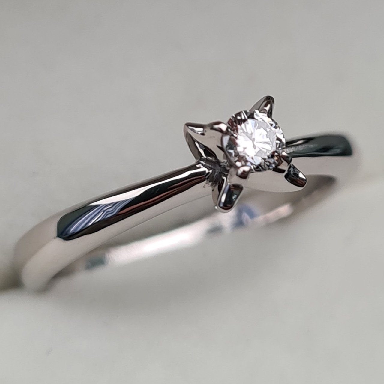 Кольцо Deimantas 94449797 16,5р 2,72гр 0,11ct. купить,NaN