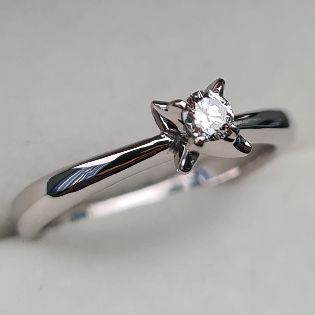 Кольцо Deimantas 94449797 16,5р 2,72гр 0,11ct. купить,NaN