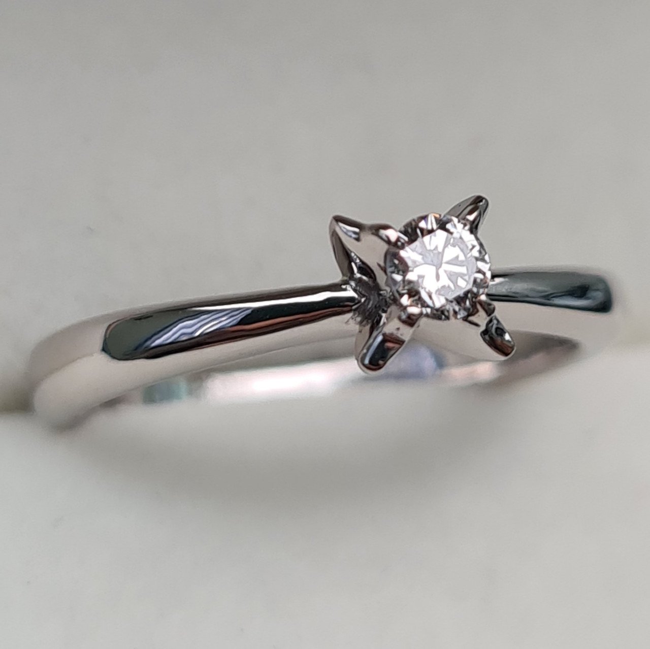 Кольцо Deimantas 94449797 16,5р 2,72гр 0,11ct. купить,NaN