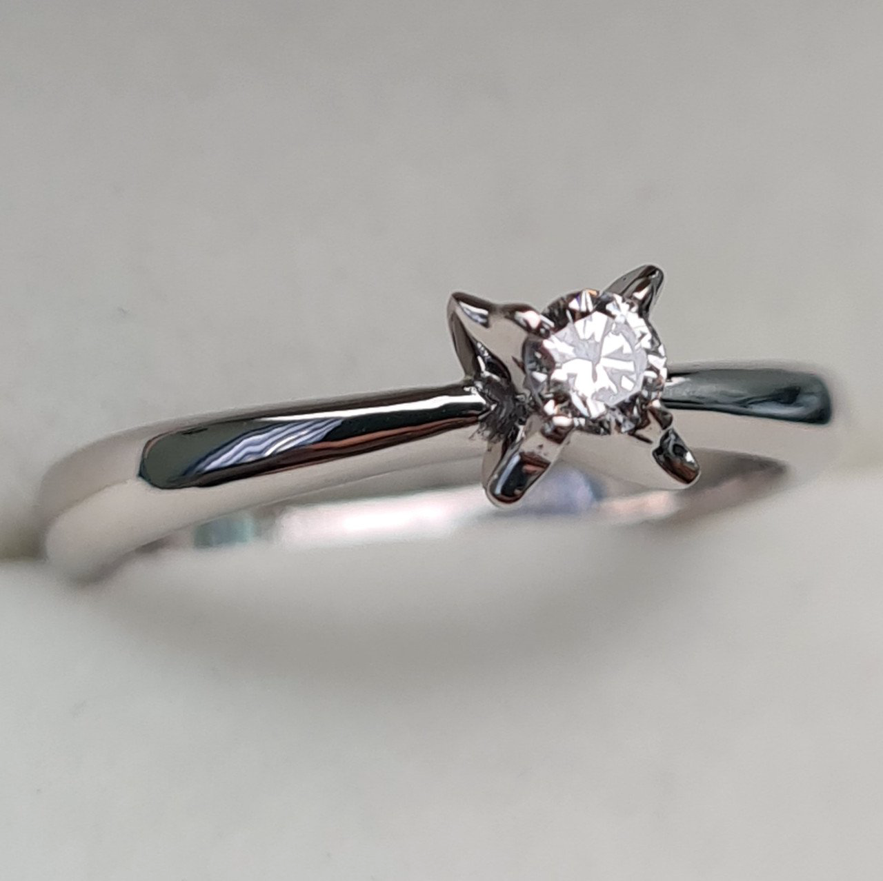 Кольцо Deimantas 94449797 16,5р 2,72гр 0,11ct. купить,NaN